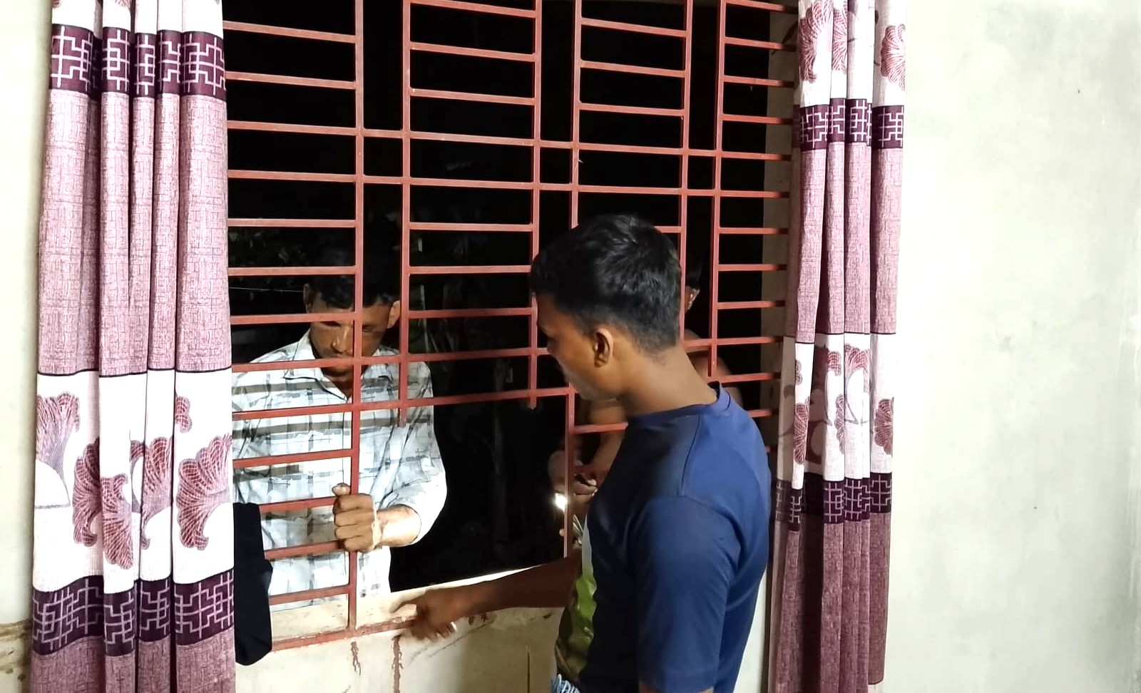 নারী তাঁর নিজের ঘরেও কেন নিরাপদ নয়