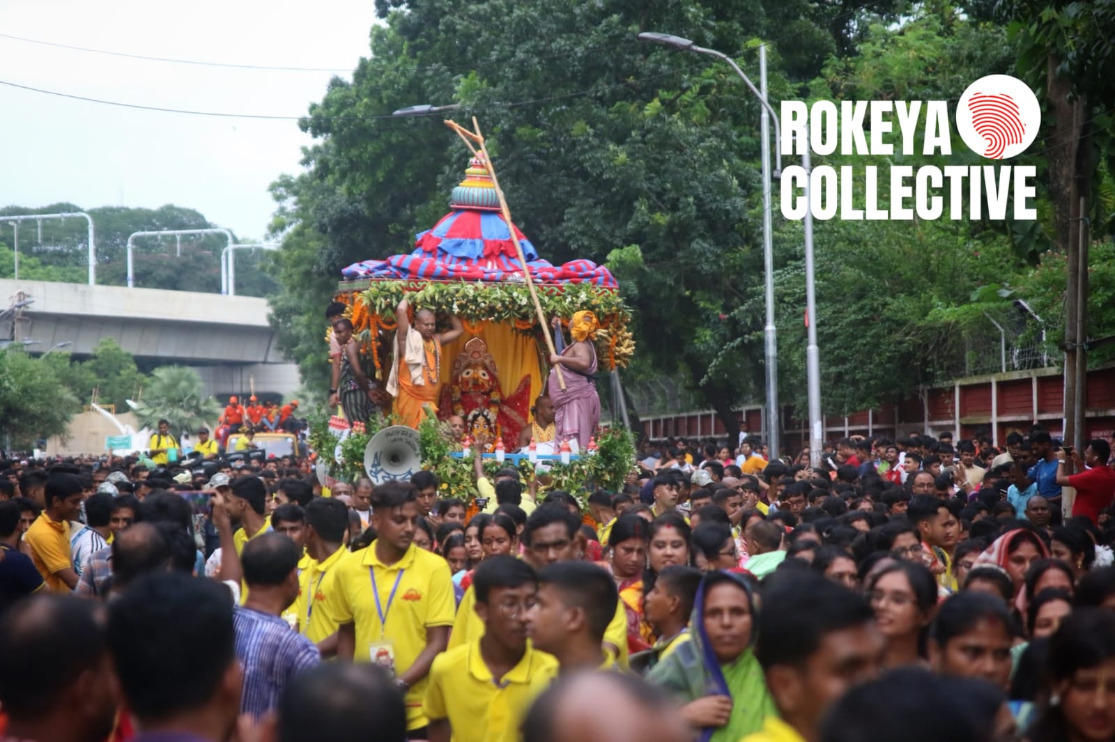 ঢাকার রাজপথে ধর্মীয় ভাবগাম্ভীর্য আর উৎসবের আমেজে অনুষ্ঠিত হলো শ্রীশ্রী জগন্নাথ দেবের ঐতিহ্যবাহী রথযাত্রা।